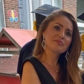 Alina, Babysitter în Ploiești