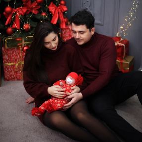 Larisa, Family in Iași