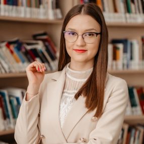 Andreea, Babysitter în Suceava