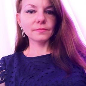 Dana, Babysitter în Simeria