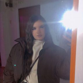 Denisa, Babysitter în Bistrița