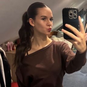 Teodora, Babysitter în Mediaș