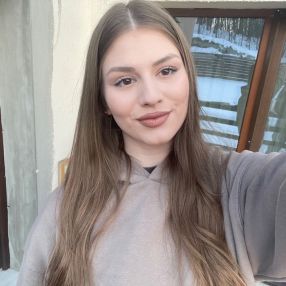 Betu, Babysitter în Mioveni