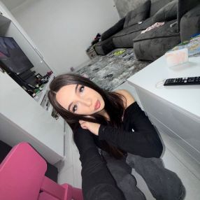 Alexandra, Babysitter în Popești-Leordeni