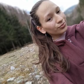 Tania, Babysitter în Câmpulung