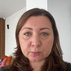 Stefania, Babysitter în Tunari