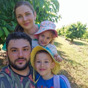 Ionut Valentin, Familie în Constanța