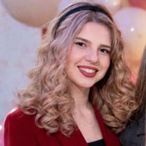 Ștefania, Babysitter în Iași