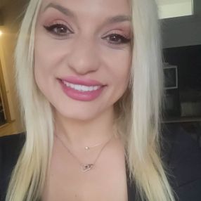 Alexandra, Babysitter în Florești
