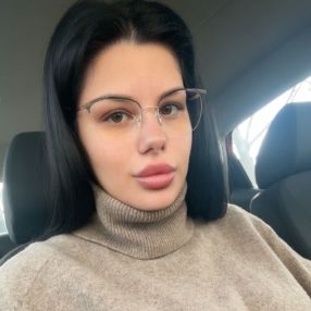 Adina, Babysitter în Dobroești