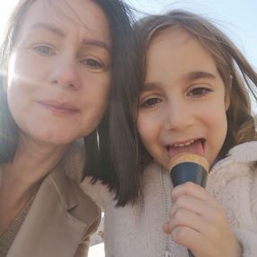 Manuela, Family in Pitești