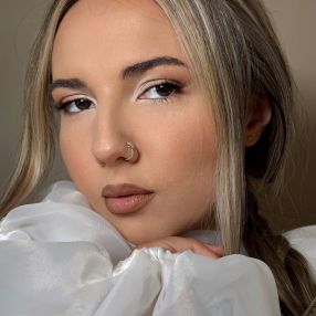 Miruna, Babysitter în Ghimbav