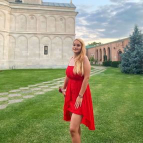 Antonia, Babysitter in Târgoviște