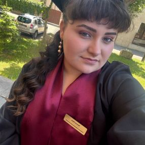 Diana, Babysitter în Alba Iulia