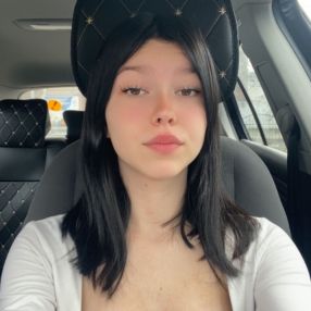 Denisa, Babysitter în Pașcani