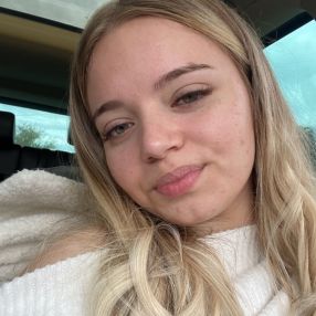 Cosmina, Babysitter in Craiova