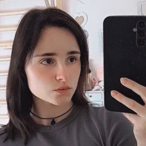 Noémi, Babysitter în Florești