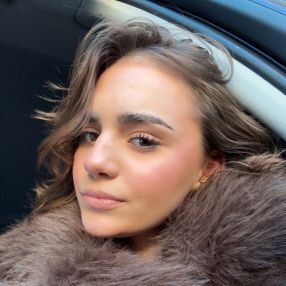 Raluca, Babysitter în Carei