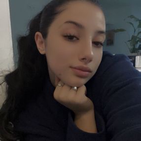 Cristina, Babysitter în Sângeorgiu de Mureș