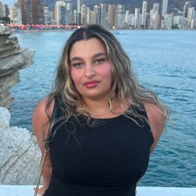 Timi, Babysitter în Sângeorgiu de Mureș
