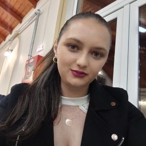 Andreea, Babysitter în Deva