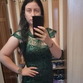 Iulia, Babysitter în București