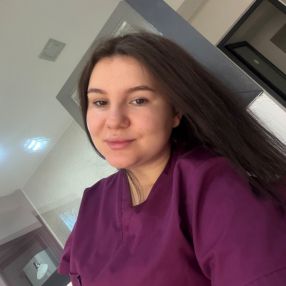 Teodora, Babysitter in Târgoviște