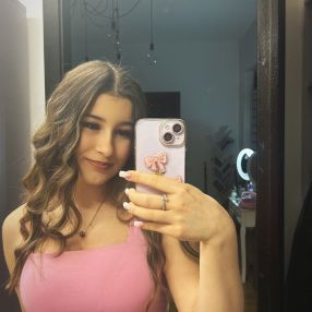Alesia, Babysitter în Săcele