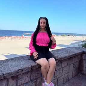 Alexandra, Babysitter în Focșani
