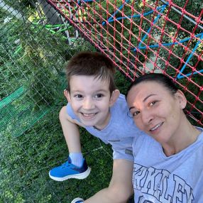 Valentina, Familie în Brașov