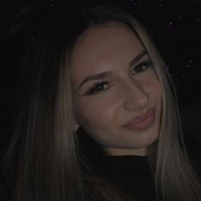 Sara, Babysitter în Hunedoara