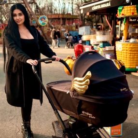 Beatrice, Familie în București