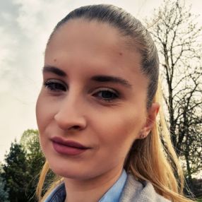 Ana Maria, Babysitter în Dumbrăvița