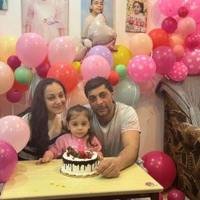 Madalina, Familie în Bacău