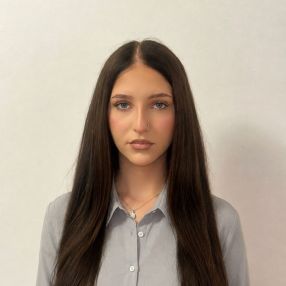Emilia, Babysitter in Ploiești