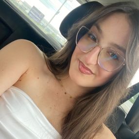 Teodora, Babysitter în Luduș