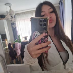 Bela, Babysitter în Pantelimon
