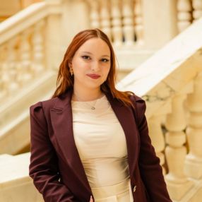 Mihaela Cristina, Babysitter în Iași