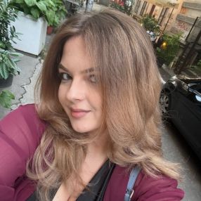Briana, Babysitter in București