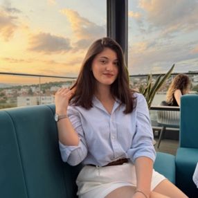 Camelia, Babysitter in Cluj-Napoca