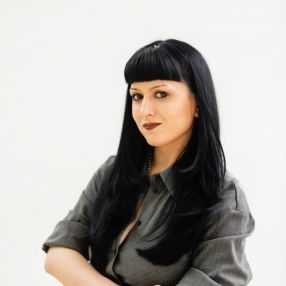 Adelina, Babysitter în București