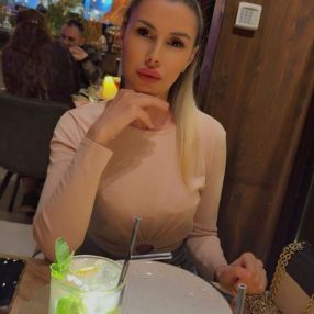 Viviana, Babysitter în Tunari