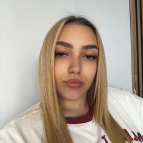 Andreea, Babysitter în Cumpăna