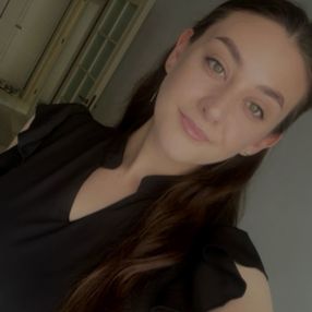 Simona, Babysitter în Iași