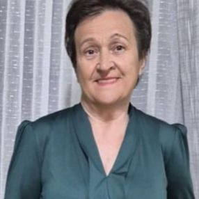 Nina, Babysitter in Valea Lupului