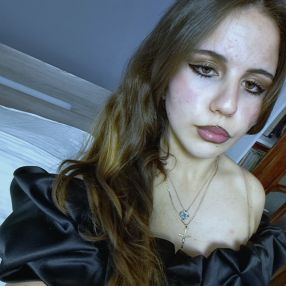 Lavinia, Babysitter in Cut
