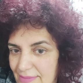 Nicoleta, Babysitter in Roșu
