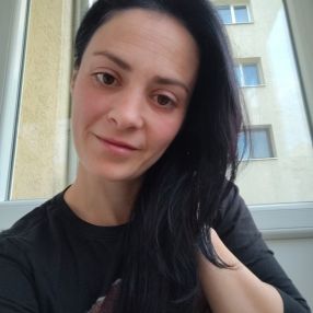 Veronica, Babysitter în Bistrița