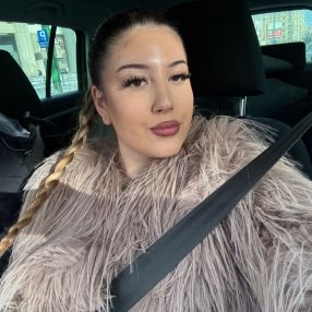 Andra, Babysitter in Cristian