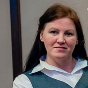 Corina, Babysitter în Reghin
